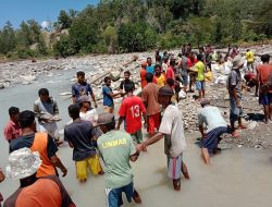 Anggota DPRD Bersama Masyarakat Netemnanu Baksos Bendung Kali Noelelo