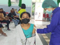 600 Orang Warga Oesao Disuntik Ibu Bidan