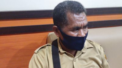 Kepala Desa Oenaunu Bungkam Saat di Wawancara Awak Media