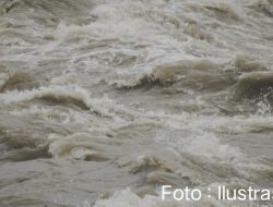 Pasutri di Desa Kalali Fatuleu Barat Terseret Banjir Kali Baimel