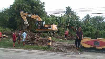 BPJN NTT Kerahkan Dua Excavator Normalisasi Kali Tanah Merah