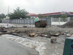 Banjir Menggenangi Puluhan Rumah di Desa Oebelo, Warga Ungkap Penyebabnya