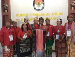 Usung Thema Keberagaman, DPC PDIP Daftarkan Caleg ke KPU Kabupaten Kupang