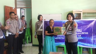 Rayakan Hari Lalu Lintas ke 68, Satlantas Polres Kupang Berbagai Kasih Bersama Anak Panti