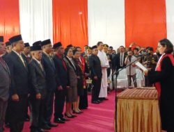 35 Orang Anggota DPRD Kabupaten Kupang Dilantik, Daniel Taimenas dan Tome da Costa Pimpinan Sementara