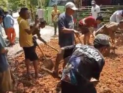 Rusak Parah, Warga di Kupang Swadaya Perbaiki Jalan Desa, Dana Desa Kemana?