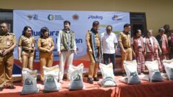 Jaga Ketahanan Pangan, Bupati Kupang Salurkan Bantuan dan Dorong Gerakan Menanam di Amarasi Selatan